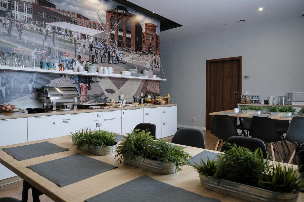 Aparts Biznes Łódź Exteriör bild